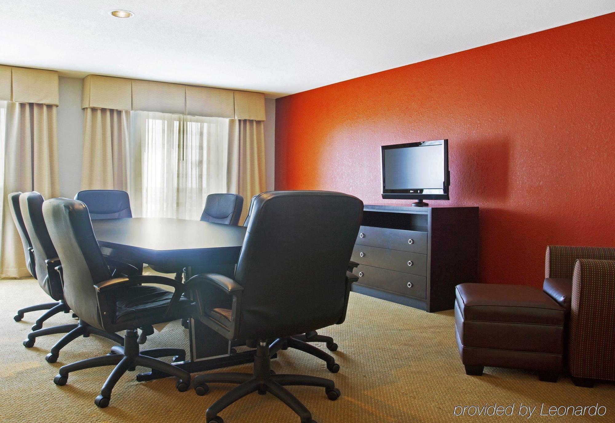 Holiday Inn Hotel & Suites Bloomington Airport By Ihg Facilities photo